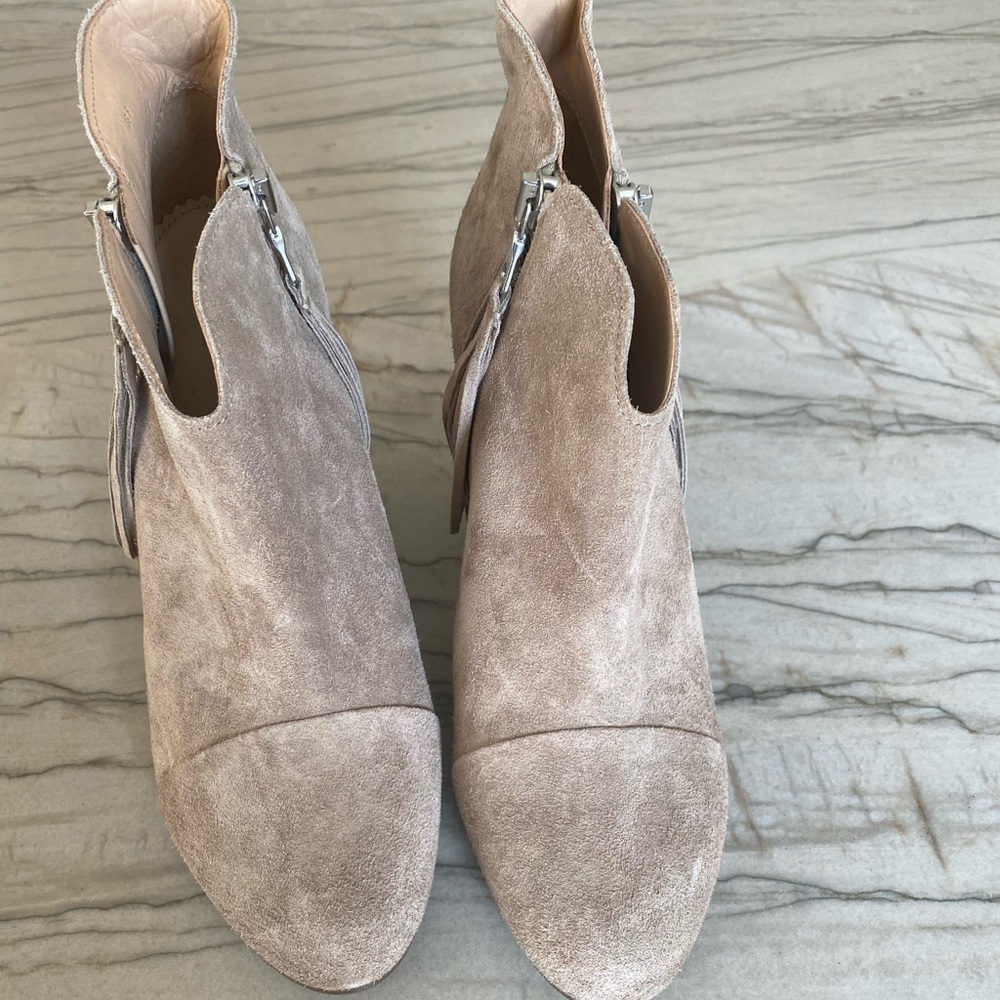 Rag & Bone Margot fringe cap toe bootie size 8.5 stone suede